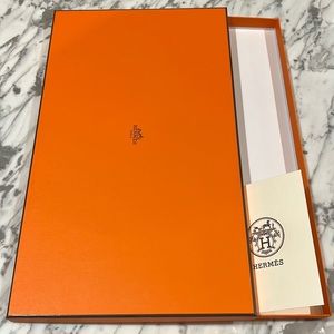 Hermes signature box